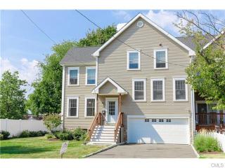 174 Mona Ter, Fairfield, CT 06824 exterior
