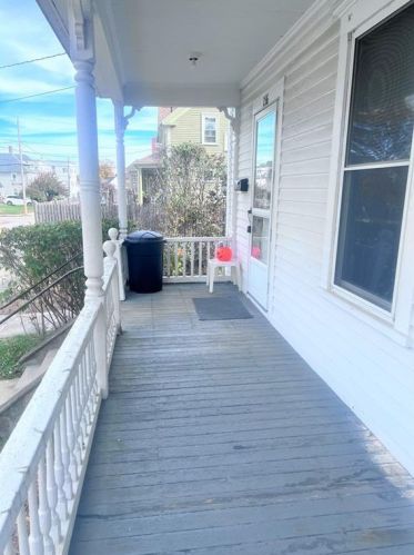 236 Bernice Ave, Woonsocket, RI 02895 exterior