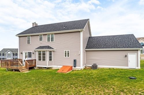 12 Amherst Dr, Auburn, MA 01501 exterior