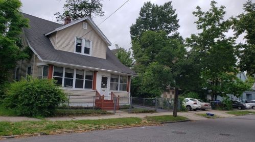 28 Shawmut St, Springfield, MA 01108 exterior