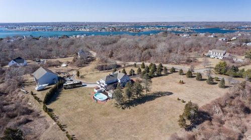 50 Sunset Blvd, South Kingstown, RI 02882 exterior