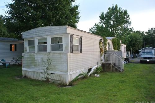 1 Breezy Ln, Milford, CT 06460 exterior