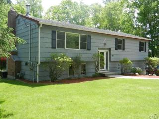 65 Far Horizons Dr, Huntington, CT 06484 exterior
