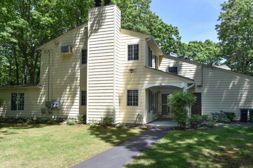 34 Eagle Run, Warwick, RI 02818 exterior