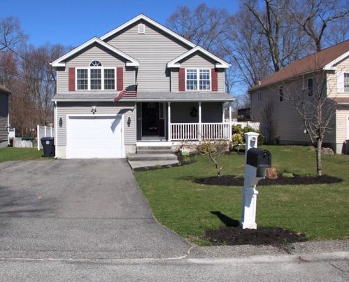 19 Chestnut St, Cumberland, RI 02864 exterior