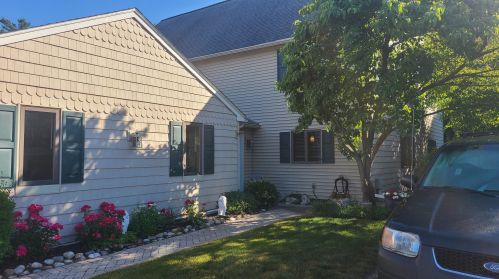 17 Hampton Towne Est, Hampton, NH 03842 exterior