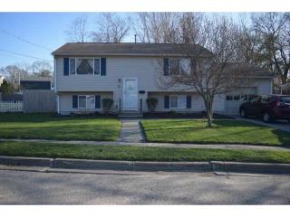 18 Mary Beth Dr, Warwick, RI 02886 exterior