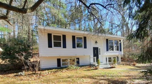 144 Putnam Rd, Killingly, CT 06241 exterior
