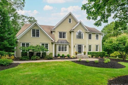 41 Cobblers Mill Rd, Sandy Hook, CT 06482 exterior
