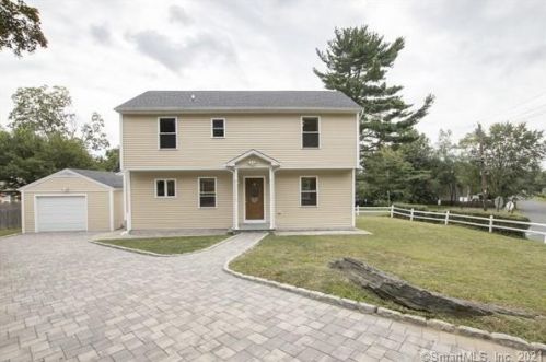 19 Seneca Rd, Huntington, CT 06484 exterior