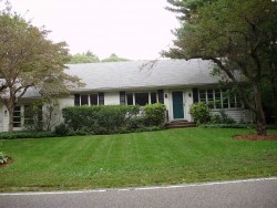 470 Quinobequin Rd, Newton, MA 02468 exterior