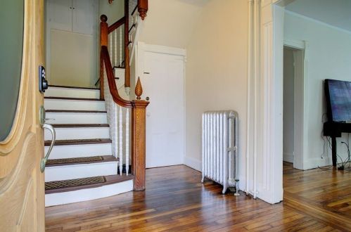 11 Malbone Rd, Newport, RI 02840 exterior