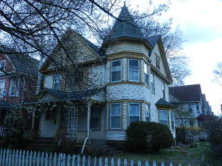 634 Laurel Ave, Bridgeport, CT 06605 exterior