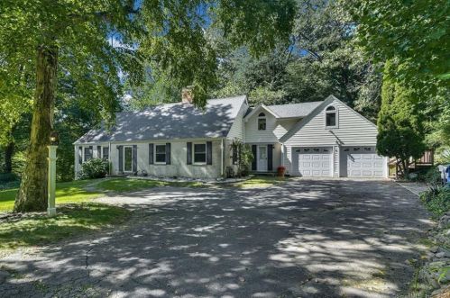 1525 Huntington Tpke, Bridgeport, CT 06611 exterior