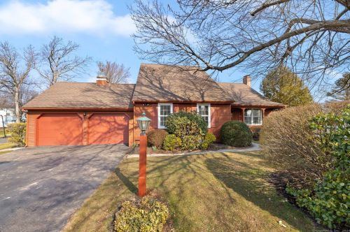76 Daisy Cir, Bristol, CT 06010 exterior