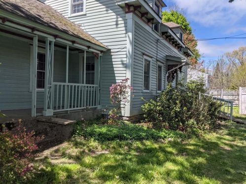 339 Commonwealth Ave, Warwick, RI 02886 exterior