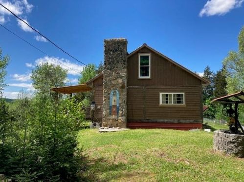 133 Cedar St, Colebrook, NH 03576 exterior