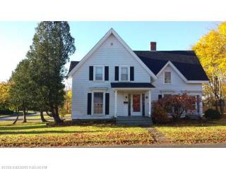 61 Washington St, Calais, ME 04619 exterior