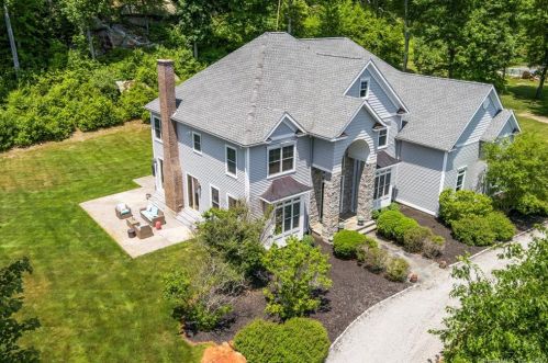 21 Darrows Rdg, East Lyme, CT 06333 exterior