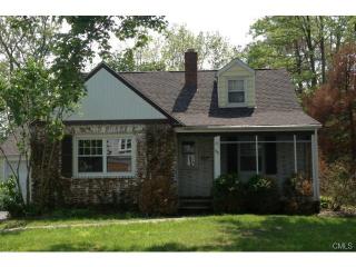 310 Penfield Rd, Fairfield, CT 06824 exterior