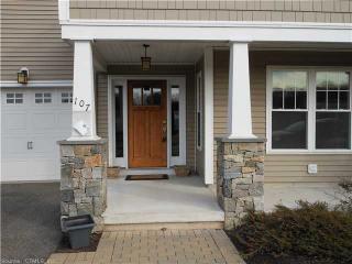 39 Bartlett Holw, Middletown, CT 06457 exterior
