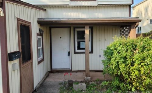 6 Heather Sq, Middletown, CT 06457 exterior