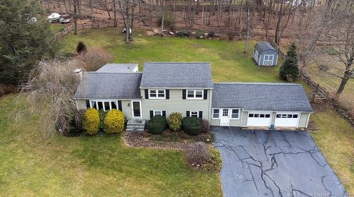 21 Meadow Lark Ln, Northford, CT 06472 exterior