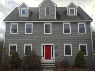 9 Fordway St, Derry, NH 03038 exterior