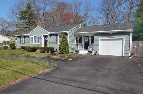 11 Maplecroft Rd, Canton, MA 02021 exterior