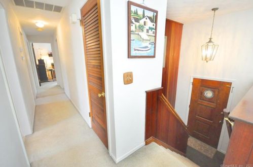 15 Walnut Dr, East Hampton, CT 06447 exterior