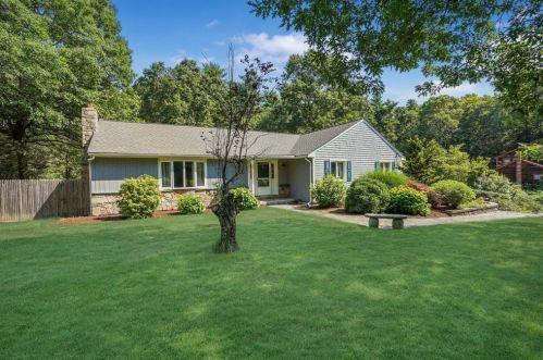 11 Brackett Ter, Plympton, MA 02367 exterior