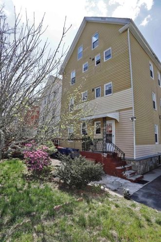 10 Viall St, New Bedford, MA 02744 exterior