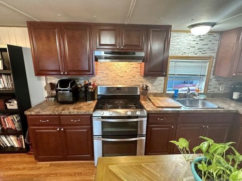 13 Susan St, Beacon-Falls, CT 06403 exterior