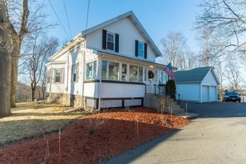 4 Stanley Ter, Saugus, MA 01906 exterior