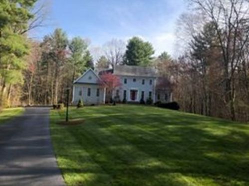 7 Davenport Rd, Mendon, MA 01756 exterior