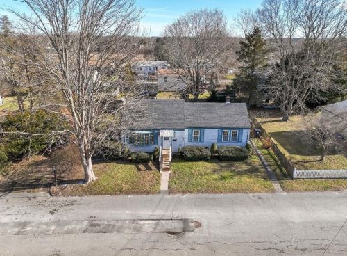 37 Cornell Ave, Warren, RI 02885 exterior
