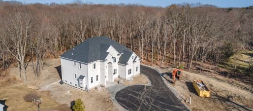 24 Wildewood Dr, Lynnfield, MA 01940 exterior