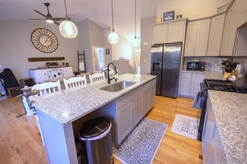 52 Airport Rd, Killingly, CT 06239 exterior