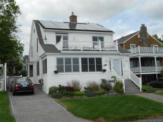 23 Morningside Dr, Milford, CT 06460 exterior