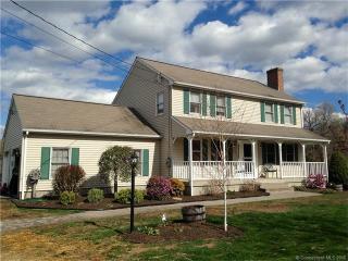 372 Arbutus St, Middletown, CT 06457 exterior
