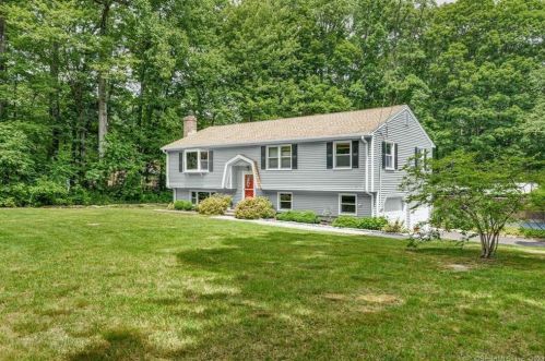 15 Laura Ln, Seymour, CT 06478 exterior