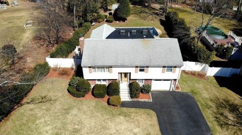10 Webber Rd, Burlington, MA 01803 exterior
