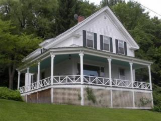 25 Slayton Ter, West Woodstock, VT 05091 exterior