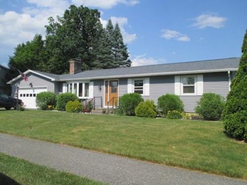 285 Tolpa Cir, Chicopee, MA 01020 exterior