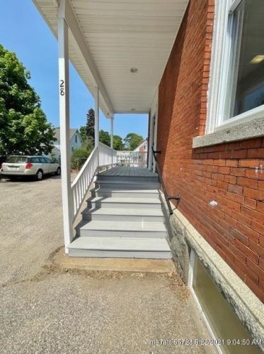 28 Wentworth St, Biddeford, ME 04005 exterior