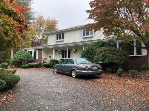 15 Windermere Way, Warwick, RI 02889 exterior