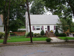 35 Albert Rd, Newton, MA 02466 exterior