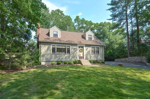 23 Oak Hill Dr, Walpole, MA 02081 exterior