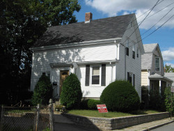 19 Cottage Pl, Newton, MA 02465 exterior