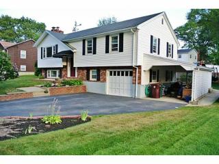 150 Glaude Ln, Woonsocket, RI 02895 exterior